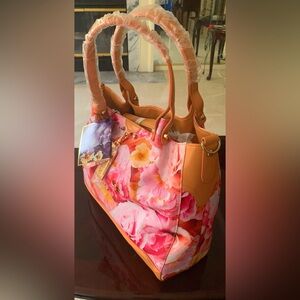 Floral Patterned Handbag by Sharif